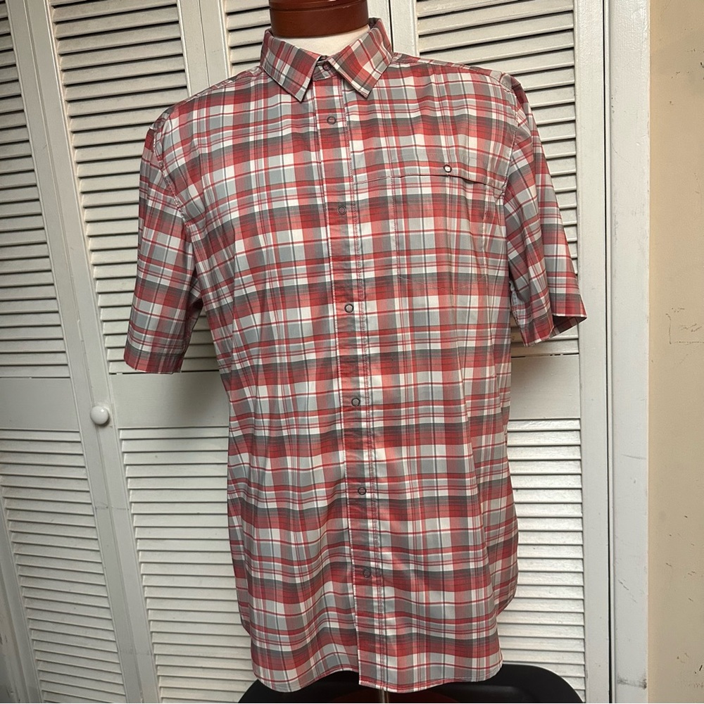 Swiss Tech Size XL Short Sleeve Snap Up Outdoors Shirt